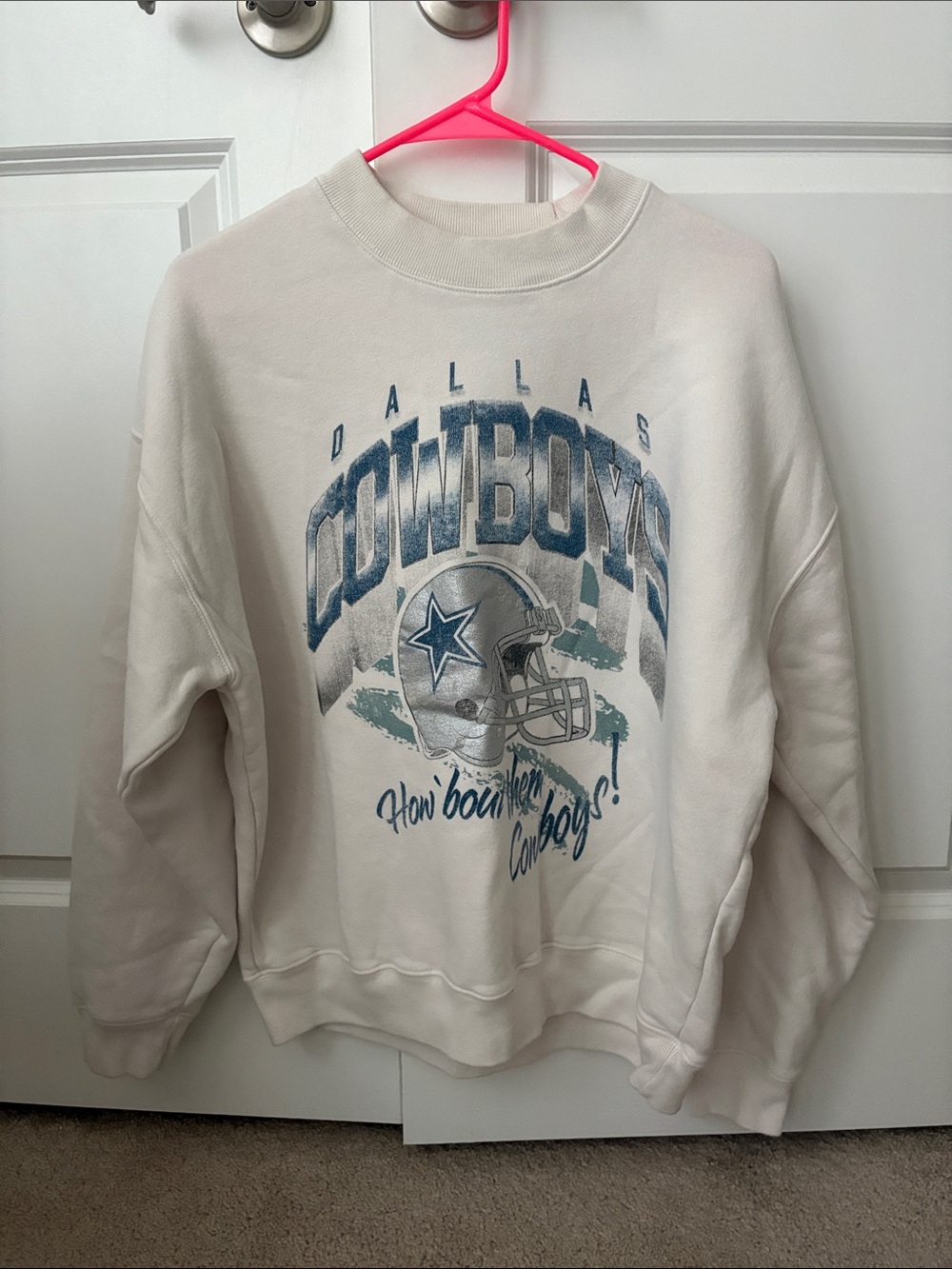 Abercrombie & Fitch White Dallas Cowboys Oversized Graphic Crewneck